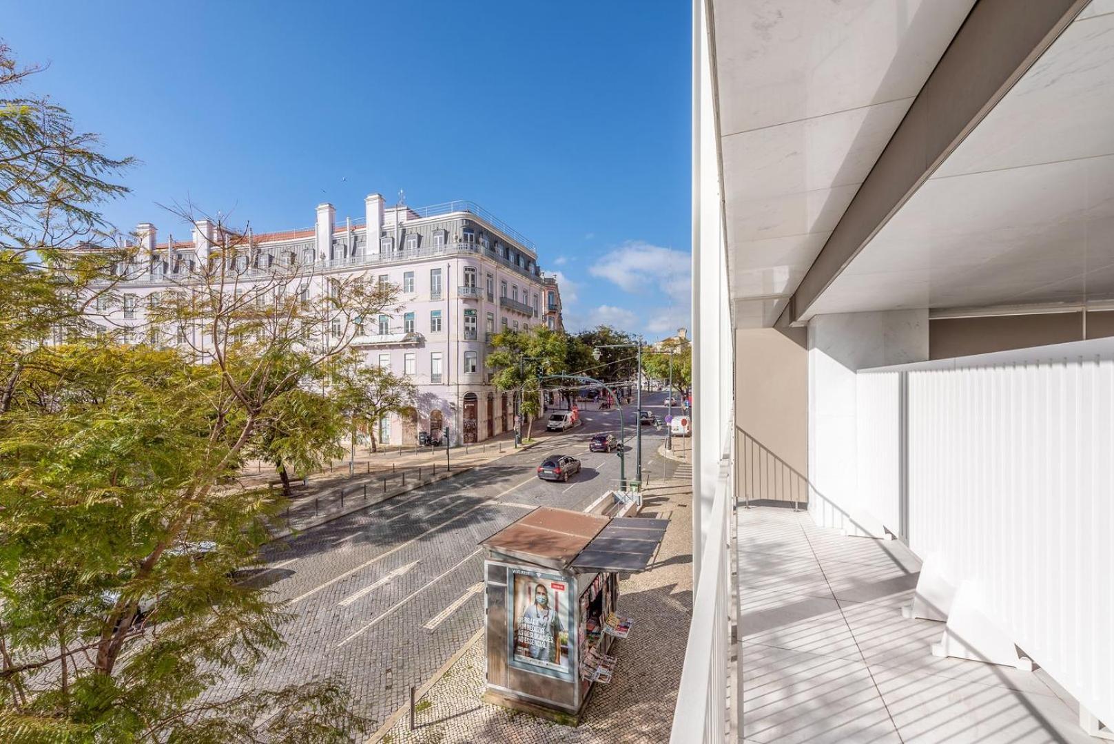 Ferienwohnung Guestready - 2Br Apt Carlos I With Terrace And Gym Lisboa Exterior foto