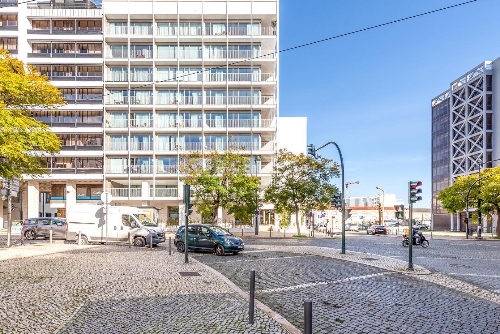 Ferienwohnung Guestready - 2Br Apt Carlos I With Terrace And Gym Lisboa Exterior foto