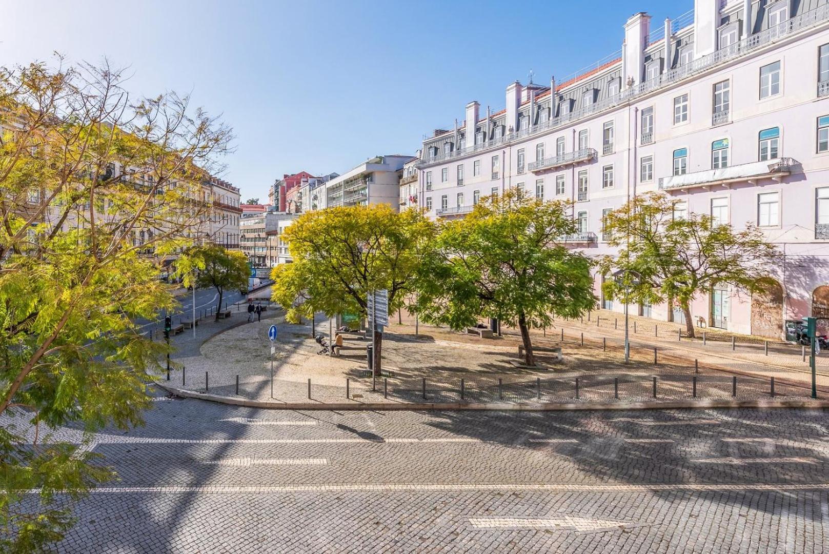 Ferienwohnung Guestready - 2Br Apt Carlos I With Terrace And Gym Lisboa Exterior foto
