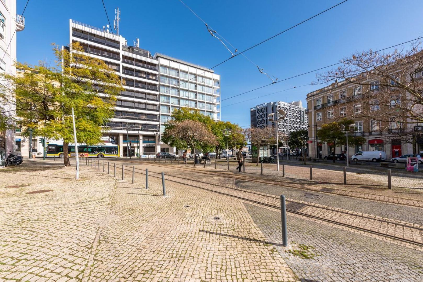Ferienwohnung Guestready - 2Br Apt Carlos I With Terrace And Gym Lisboa Exterior foto